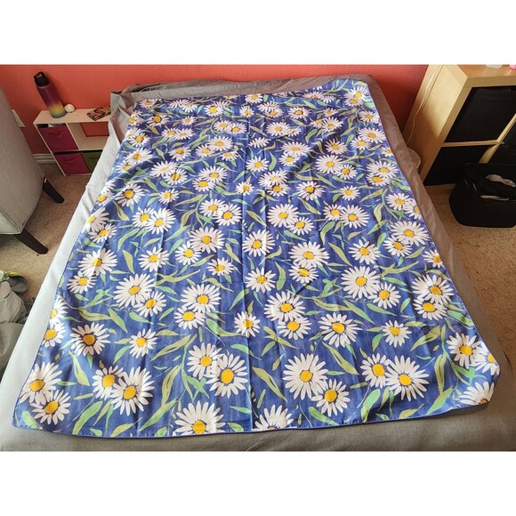 Mervyn's California Daisy Lane Tablecloth Blue 52"x70” Oblong USA - Picture 6 of 8